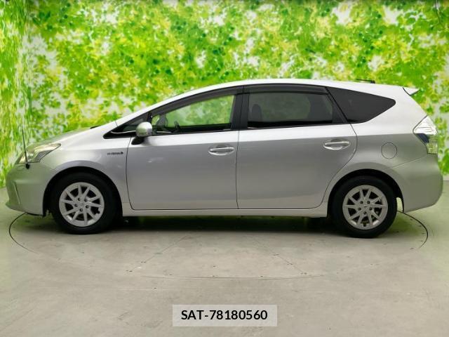 Toyota PRIUS ALPHA 2012-11 8225499-1