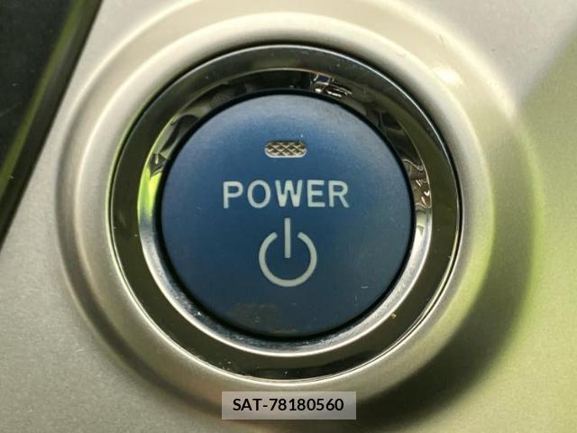 Toyota PRIUS ALPHA 2012-11 8225499-17