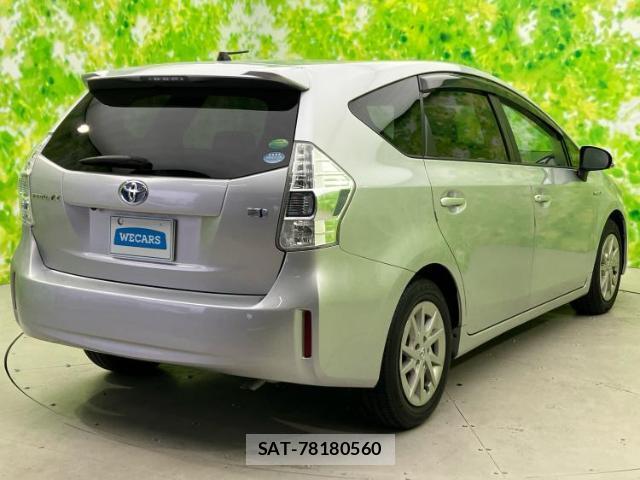 Toyota PRIUS ALPHA 2012-11 8225499-2