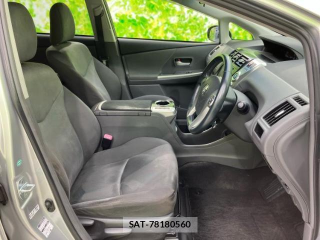 Toyota PRIUS ALPHA 2012-11 8225499-3