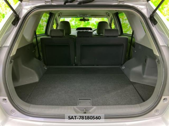 Toyota PRIUS ALPHA 2012-11 8225499-7