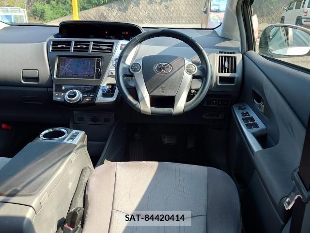 Toyota PRIUS ALPHA 2012-09 8225574-1