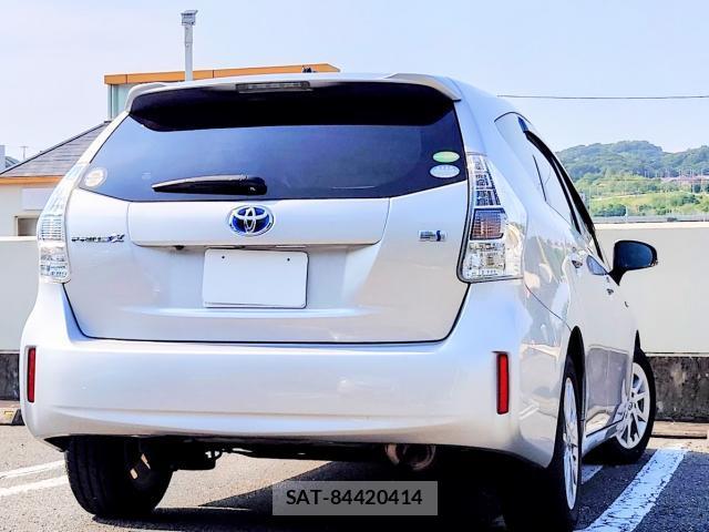 Toyota PRIUS ALPHA 2012-09 8225574-2