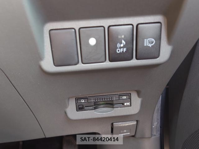 Toyota PRIUS ALPHA 2012-09 8225574-4