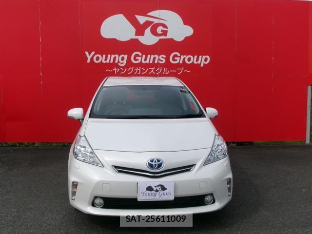 Toyota PRIUS ALPHA 2014-11 8225648-0