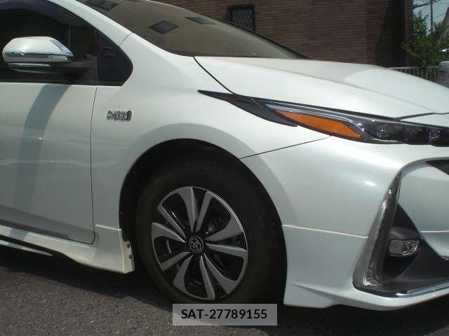 Toyota PRIUS PHV 2017-06 8217115-10
