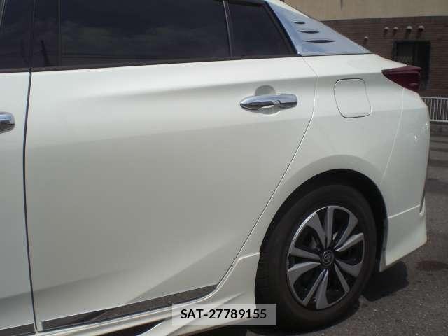 Toyota PRIUS PHV 2017-06 8217115-13