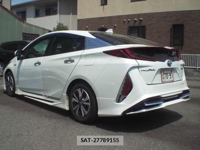 Toyota PRIUS PHV 2017-06 8217115-5