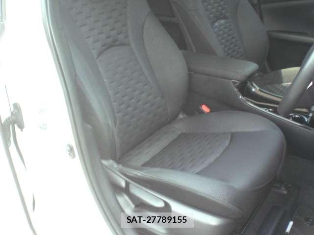 Toyota PRIUS PHV 2017-06 8217115-7