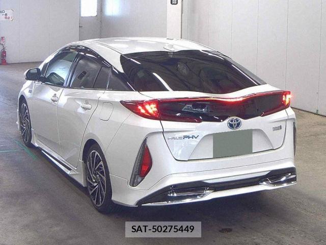 Toyota PRIUS PHV 2017-02 8219024-1