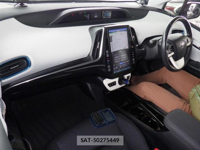 Toyota PRIUS PHV 2017-02 8219024-2