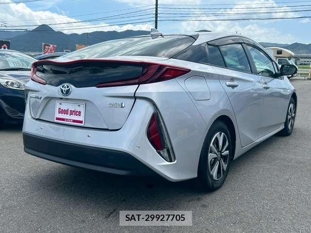 Toyota PRIUS PHV 2021-09 8222645-13