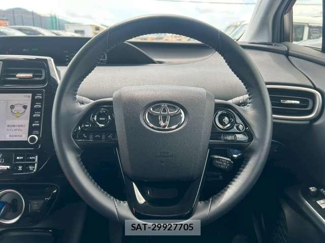 Toyota PRIUS PHV 2021-09 8222645-17