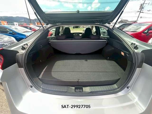 Toyota PRIUS PHV 2021-09 8222645-18