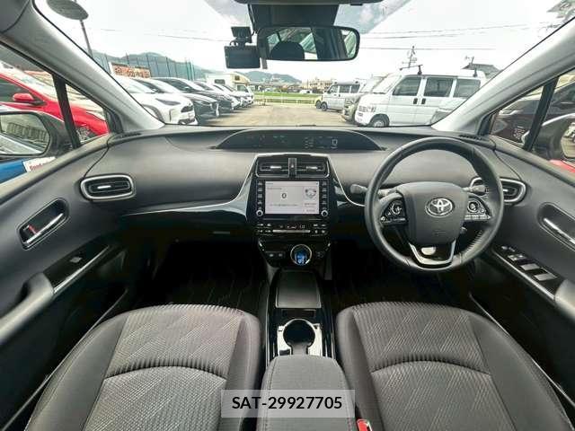 Toyota PRIUS PHV 2021-09 8222645-2