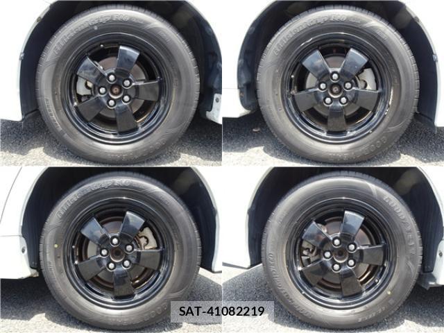 Toyota PRIUS PHV 2012-11 8222697-13