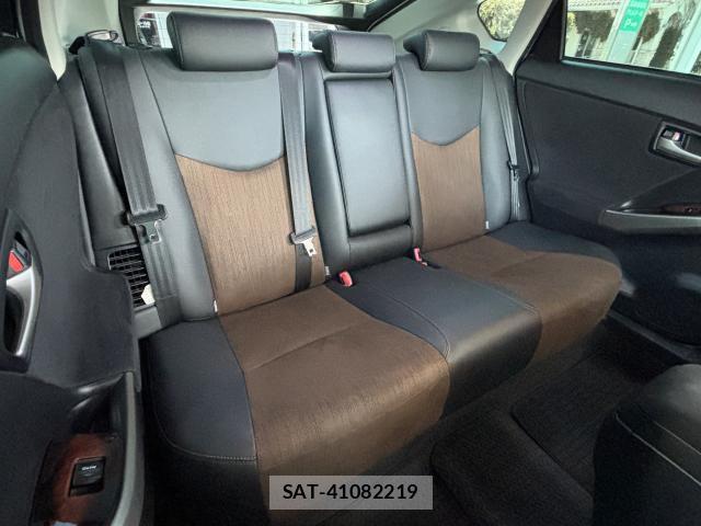 Toyota PRIUS PHV 2012-11 8222697-17