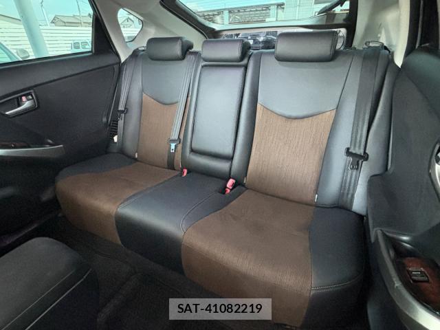 Toyota PRIUS PHV 2012-11 8222697-18