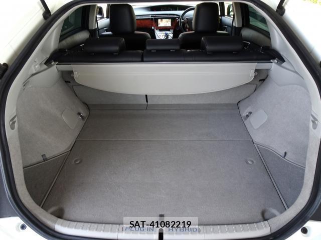 Toyota PRIUS PHV 2012-11 8222697-19