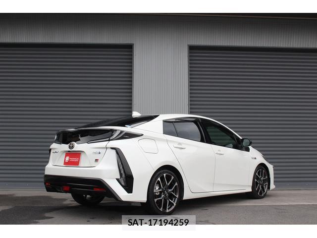 Toyota PRIUS PHV 2019-08 8223695-1