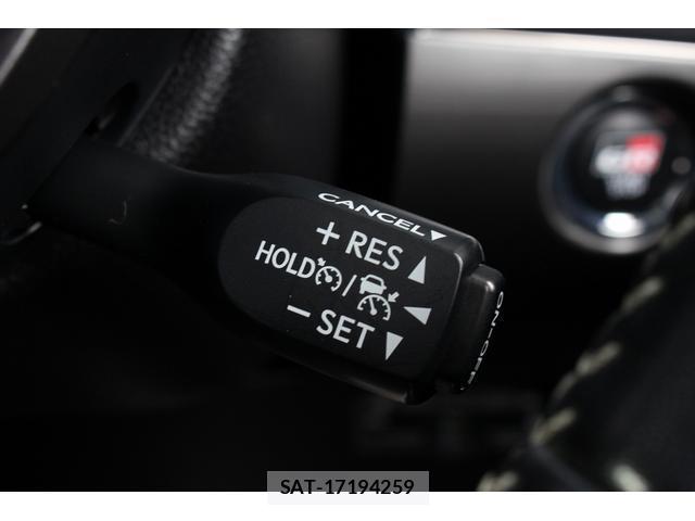 Toyota PRIUS PHV 2019-08 8223695-18