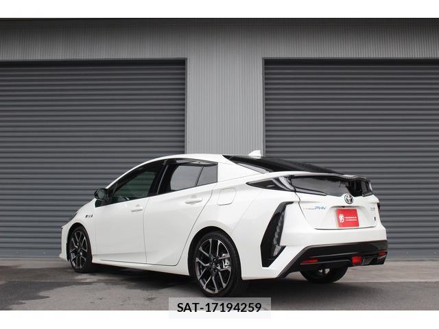 Toyota PRIUS PHV 2019-08 8223695-2