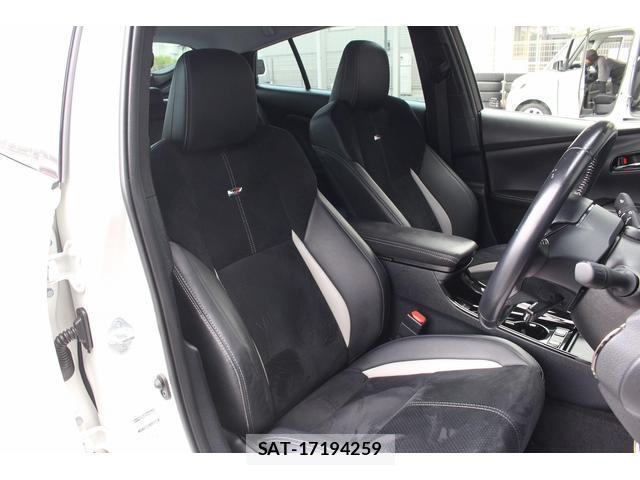Toyota PRIUS PHV 2019-08 8223695-6