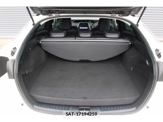 Toyota PRIUS PHV 2019-08 8223695-8