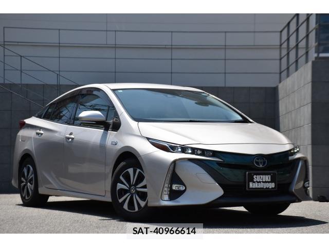 Toyota PRIUS PHV 2018-04 8223777-1