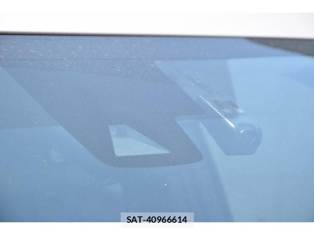 Toyota PRIUS PHV 2018-04 8223777-10