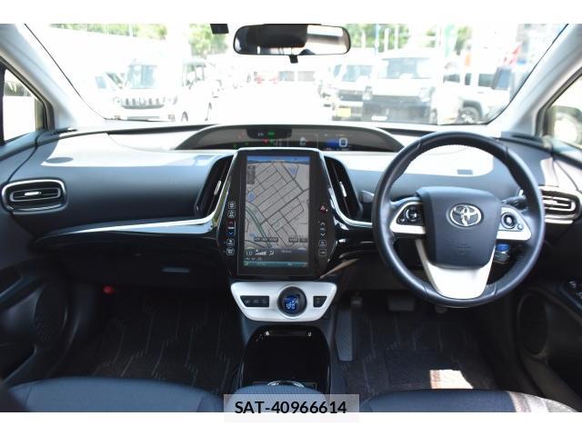 Toyota PRIUS PHV 2018-04 8223777-11