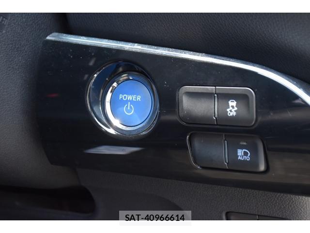 Toyota PRIUS PHV 2018-04 8223777-18