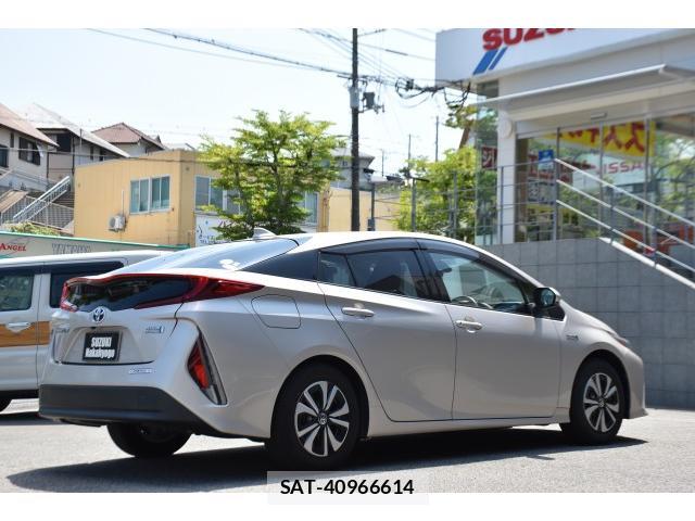 Toyota PRIUS PHV 2018-04 8223777-5