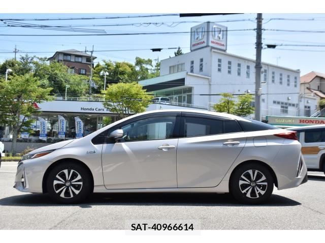 Toyota PRIUS PHV 2018-04 8223777-6