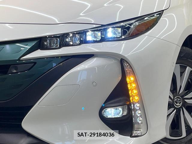 Toyota PRIUS PHV 2018-08 8223979-11