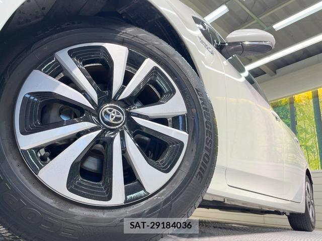 Toyota PRIUS PHV 2018-08 8223979-12