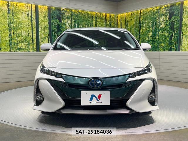 Toyota PRIUS PHV 2018-08 8223979-13