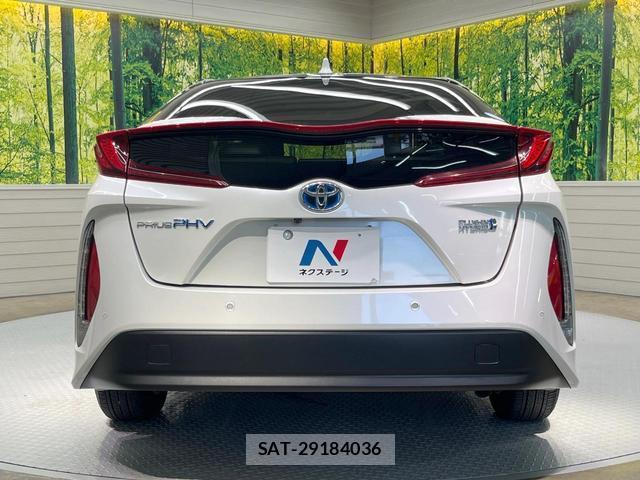 Toyota PRIUS PHV 2018-08 8223979-14