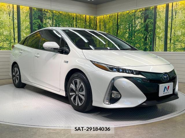 Toyota PRIUS PHV 2018-08 8223979-15