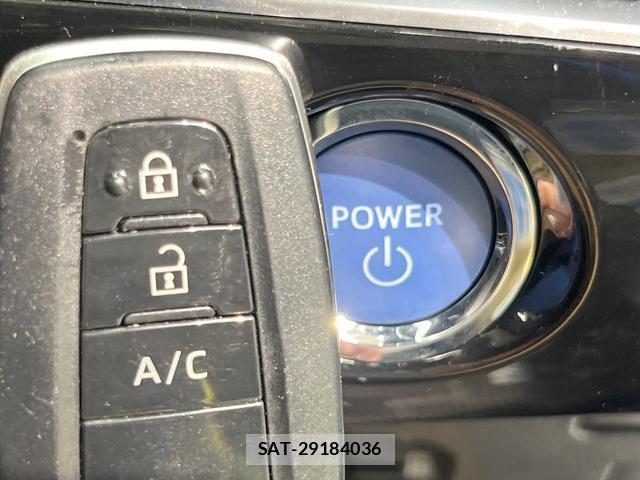 Toyota PRIUS PHV 2018-08 8223979-5
