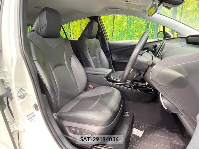 Toyota PRIUS PHV 2018-08 8223979-7