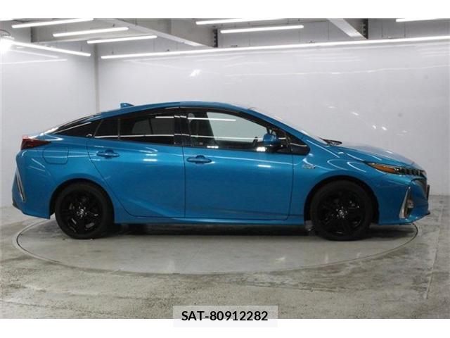 Toyota PRIUS PHV 2017-06 8224214-3