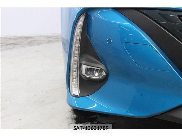 Toyota PRIUS PHV 2022-01 8224216-12