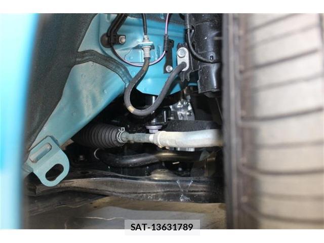 Toyota PRIUS PHV 2022-01 8224216-19