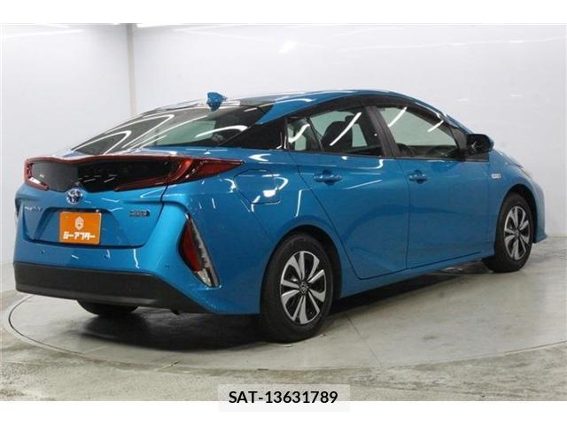 Toyota PRIUS PHV 2022-01 8224216-4
