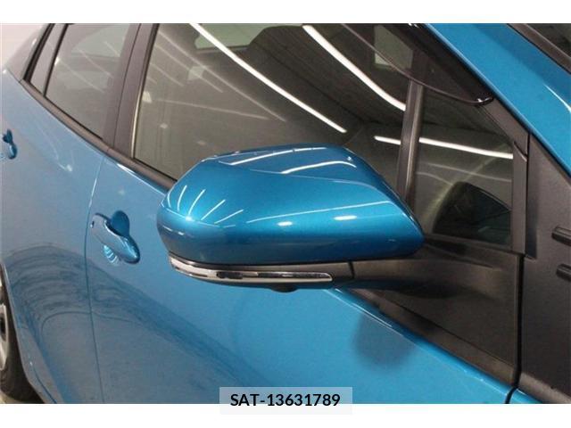 Toyota PRIUS PHV 2022-01 8224216-9
