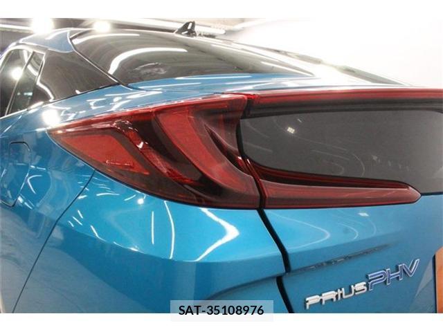 Toyota PRIUS PHV 2019-09 8224220-17