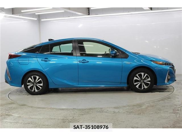 Toyota PRIUS PHV 2019-09 8224220-3