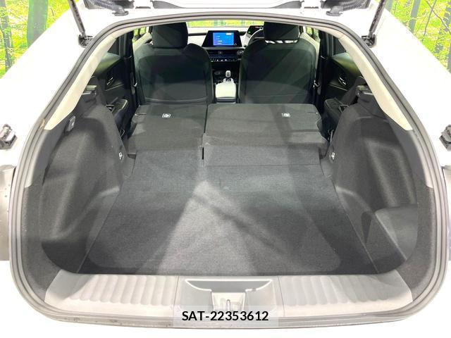 Toyota PRIUS 2023-07 8216124-10