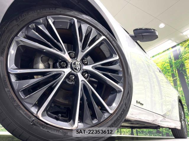 Toyota PRIUS 2023-07 8216124-13